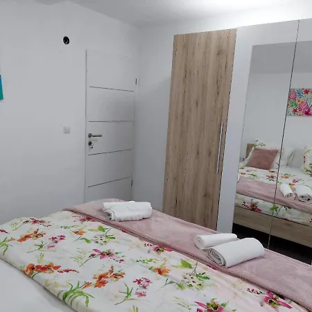 Vila Nejra1 Sa Bazenom Appartement Pula