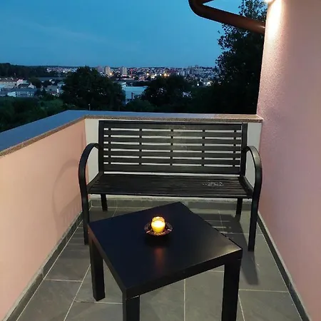 Vila Nejra1 Sa Bazenom *
