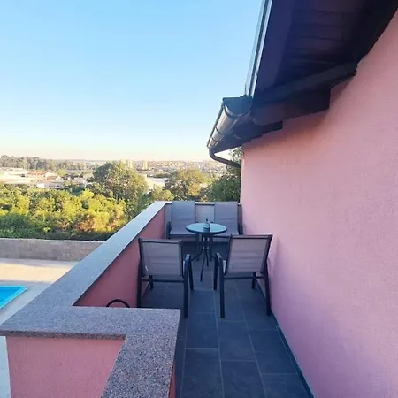 Vila Nejra1 Sa Bazenom * Pula
