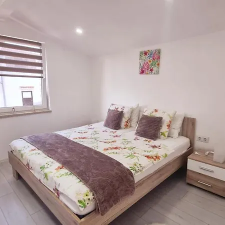 Vila Nejra1 Sa Bazenom Appartement Pula