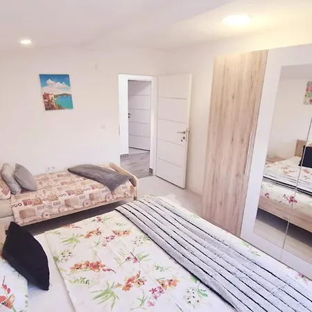 Vila Nejra1 Sa Bazenom *