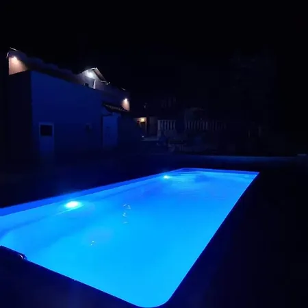 Vila Nejra1 Sa Bazenom *