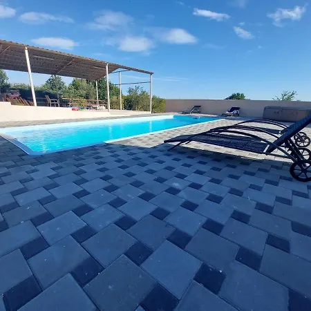 Apartment Vila Nejra1 Sa Bazenom Pula